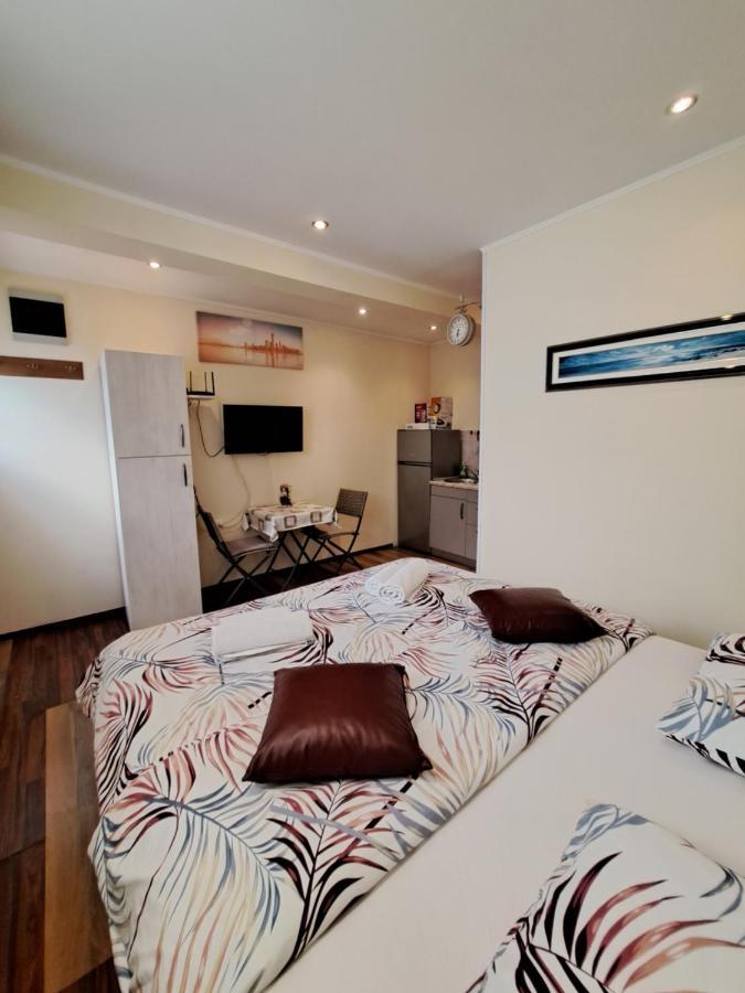 Meressa Nina&Leo Studio Apartments Novigrad  Екстер'єр фото