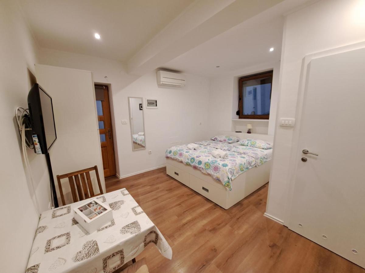 Meressa Nina&Leo Studio Apartments Novigrad  Екстер'єр фото
