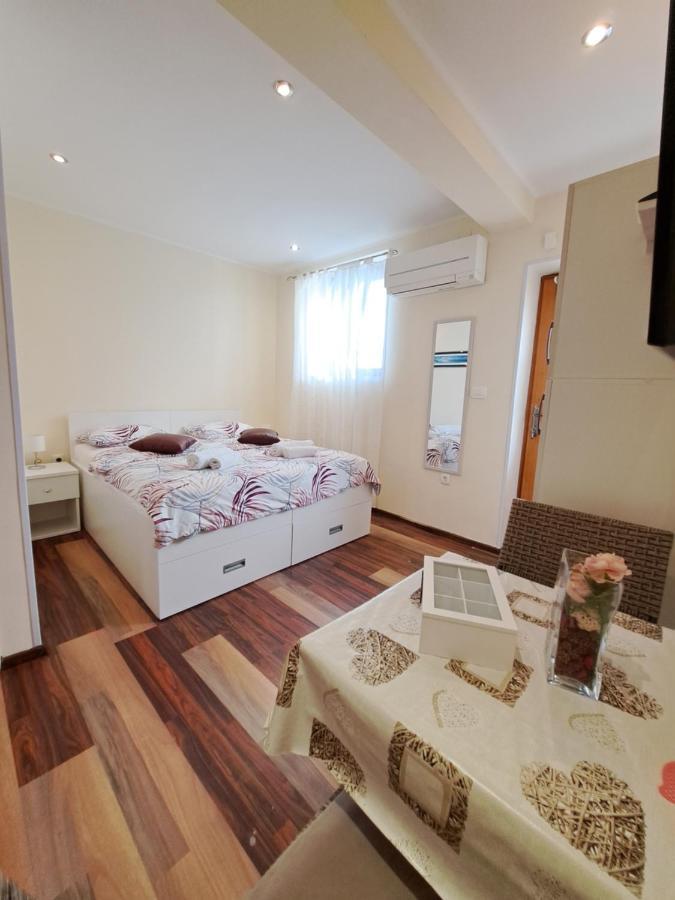Meressa Nina&Leo Studio Apartments Novigrad  Екстер'єр фото