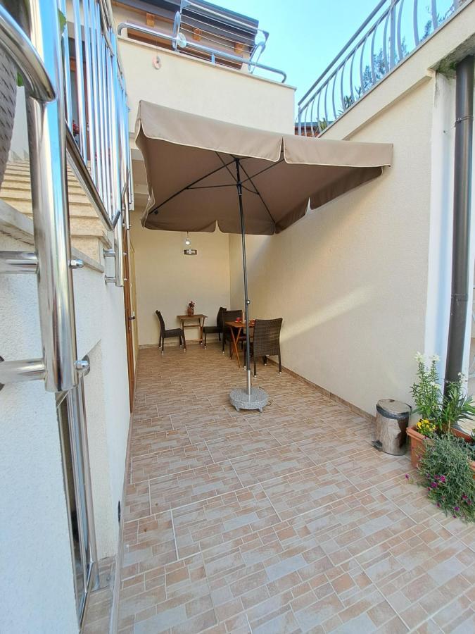 Meressa Nina&Leo Studio Apartments Novigrad  Екстер'єр фото